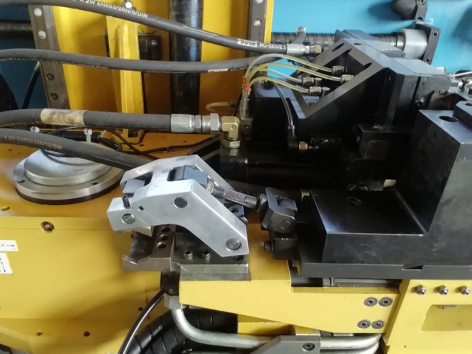 Dobladora de tubos usados Crippa CA 542 - 5 ejes - CNC izquierdo y derecho - Plastin Gold